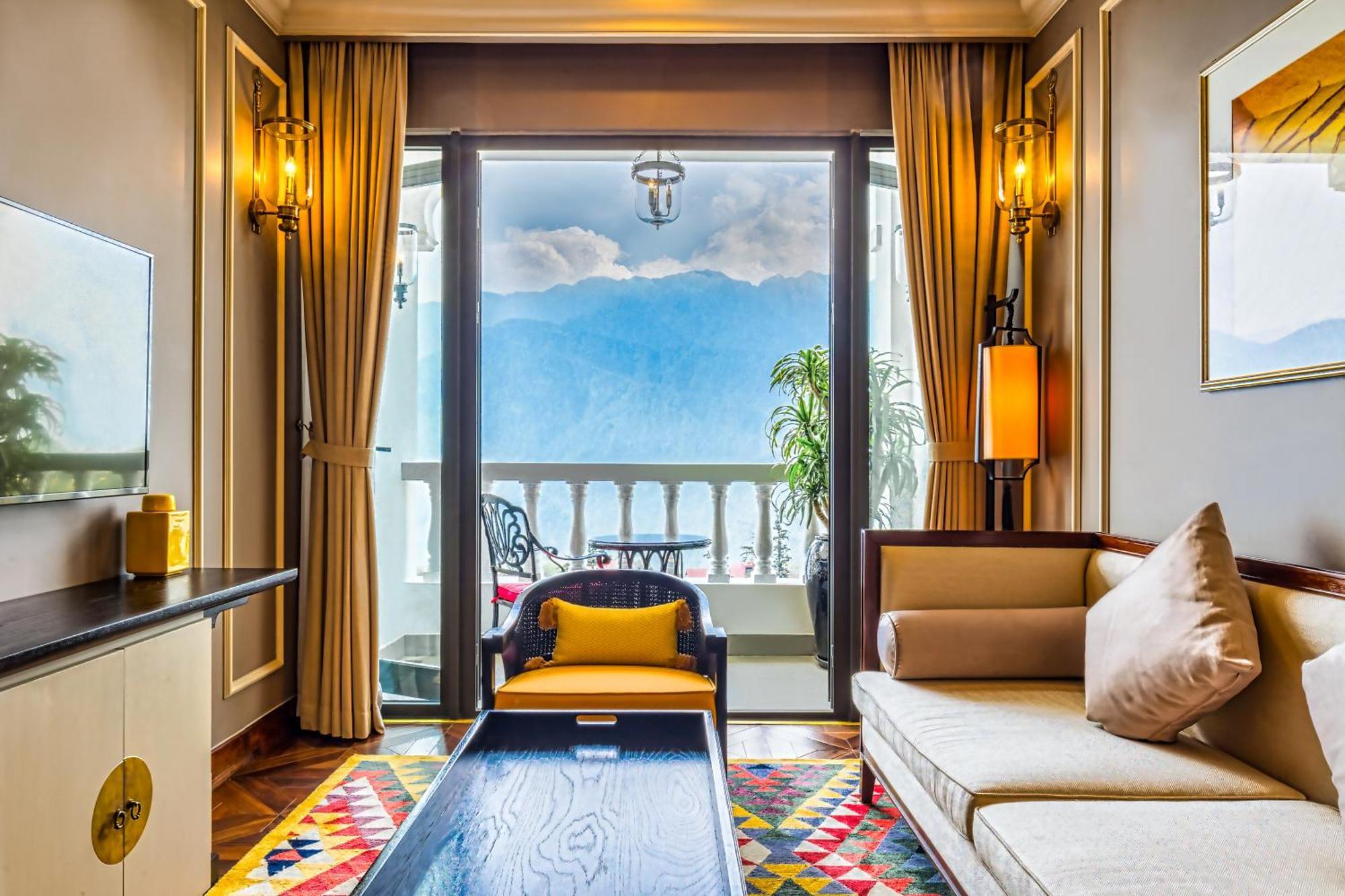 Silk Path Grand &