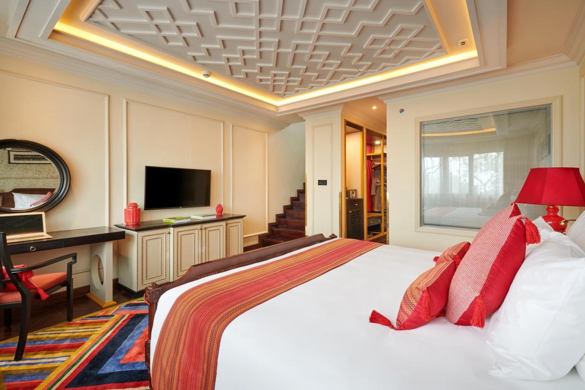 Silk Path Grand & Hotel